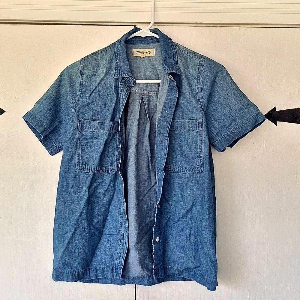 Madewell short sleeve chambray button down top